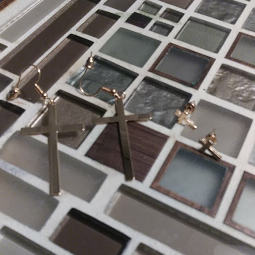 Cross duo Earring set-$5 add on